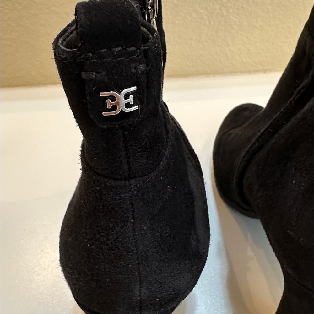 New Sam Edelman Elegant Black Suede Women's Ankle Boots. Size 9. - Picture 6 of 10